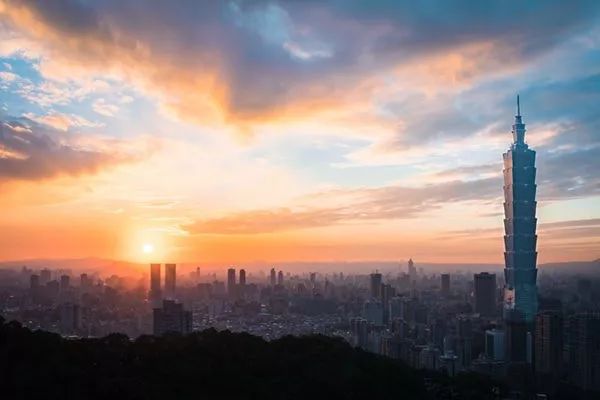 为什么现在赚钱越来越难（成年后的压力与负担）