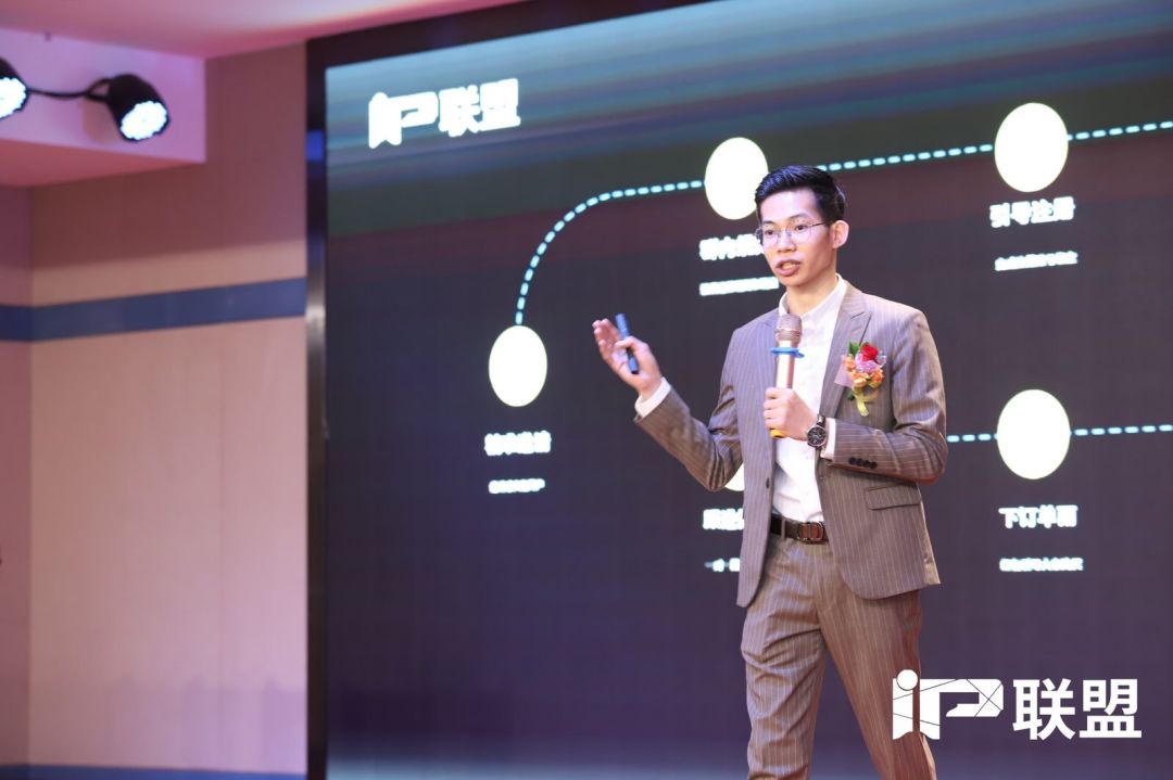 做产品如何快速裂变（0基础起盘小米社交电商月入上万）