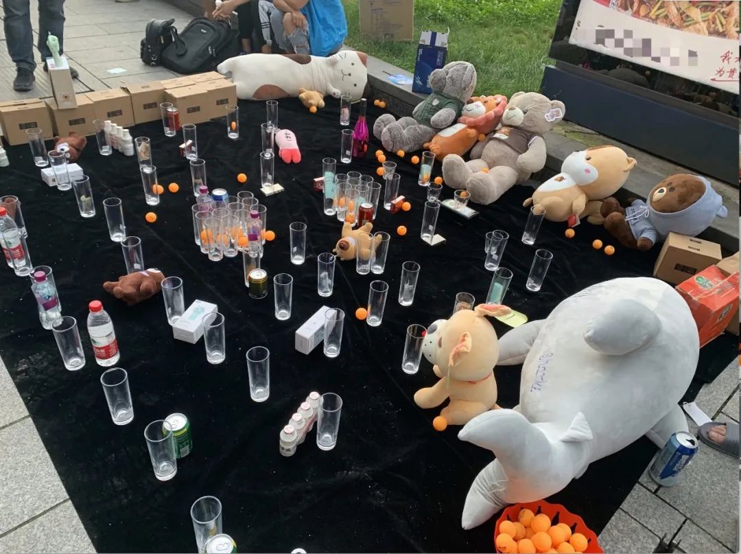 摆地摊卖什么最赚钱（摆地摊日赚1000元简单操作流程）